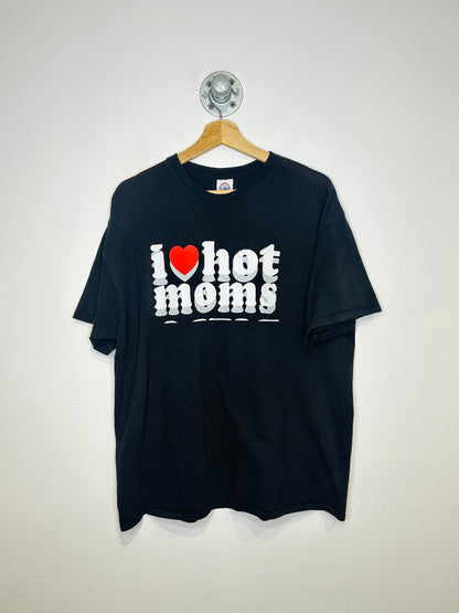 I Heart Hot Moms Black Tee Shirt