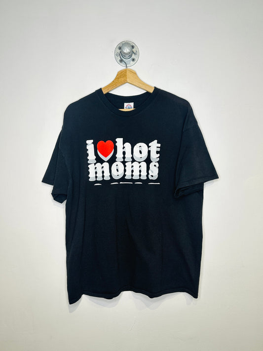 I Heart Hot Moms Black Tee Shirt
