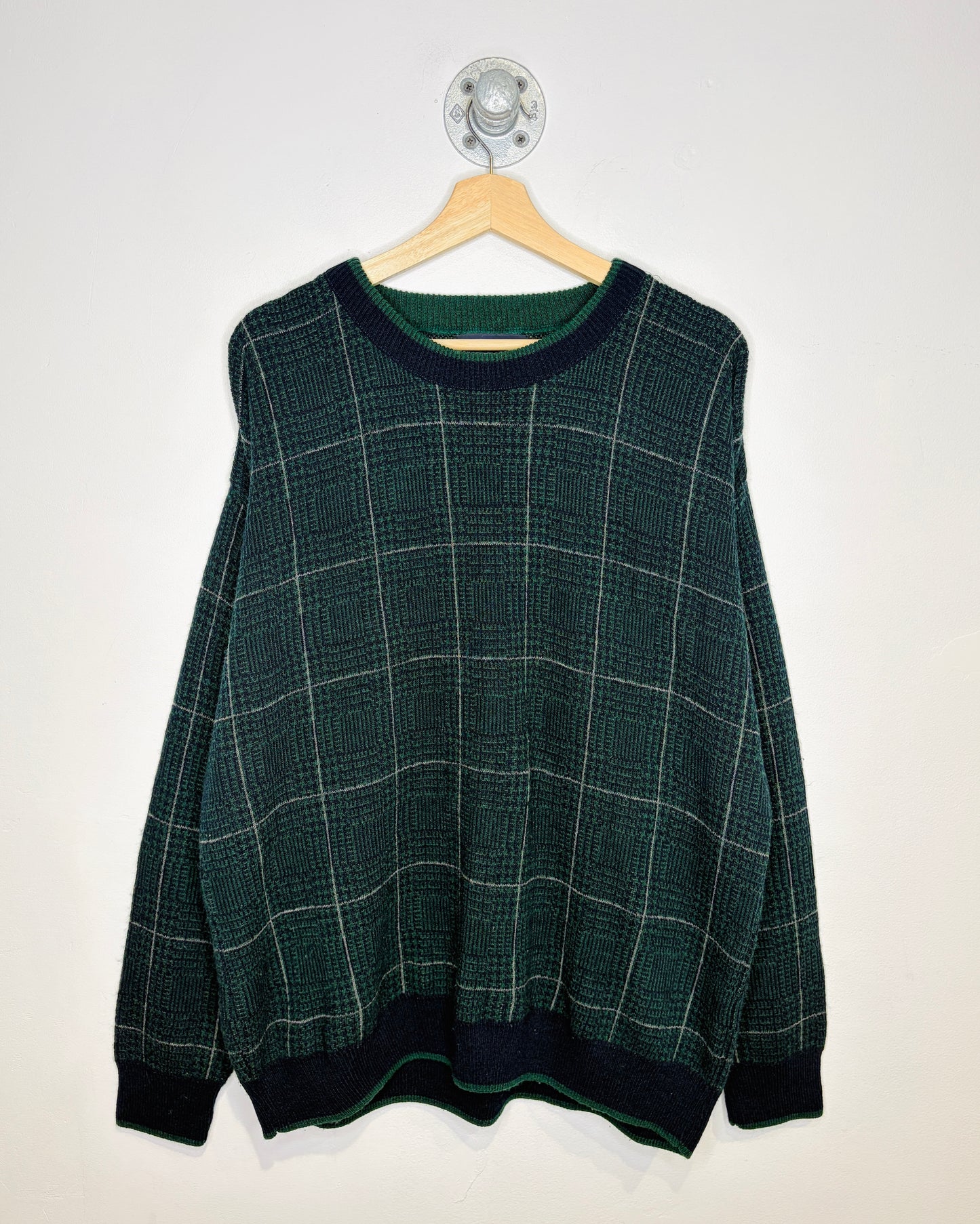 Vintage 90s Van Heusen Black & Green Sweater