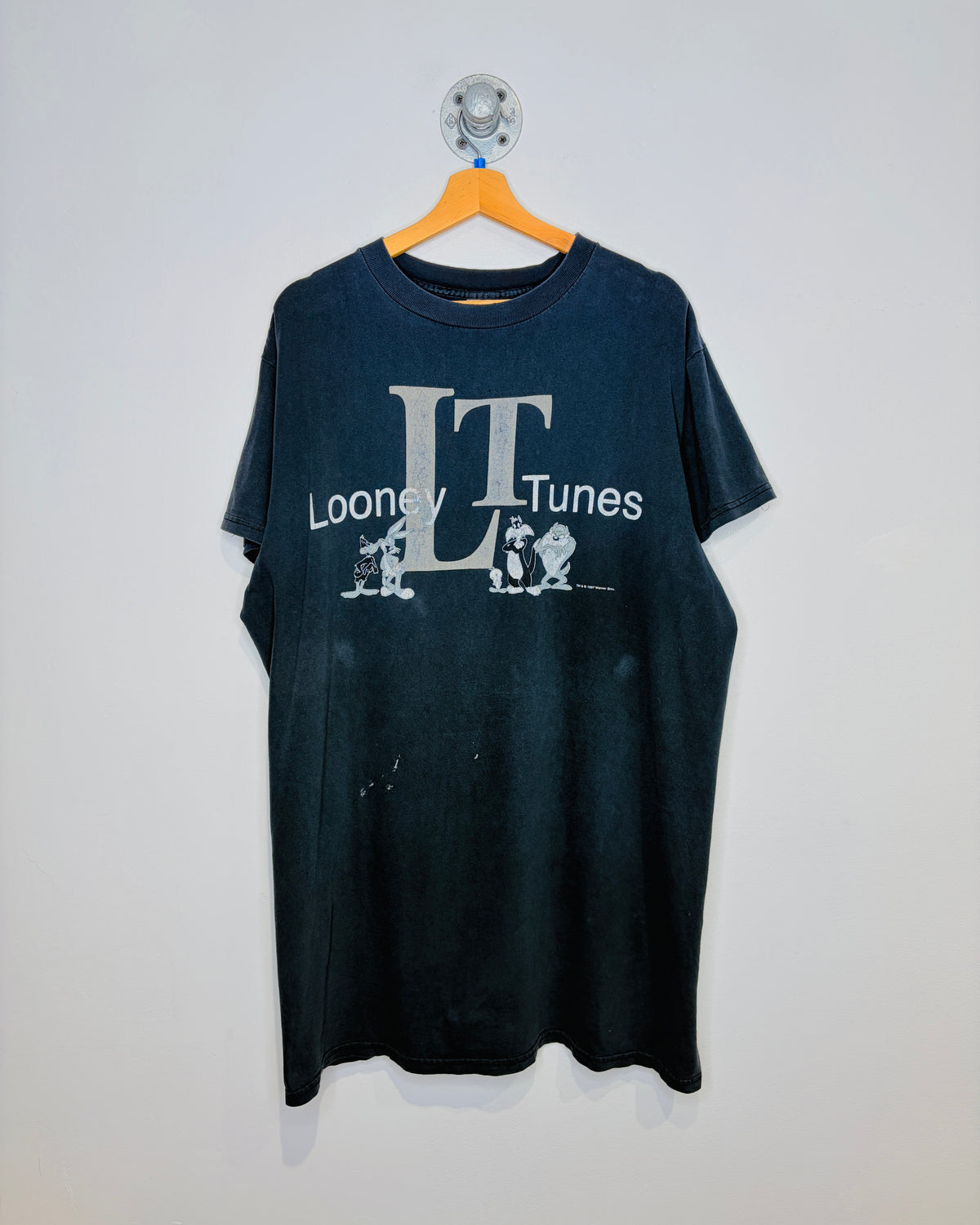 Vintage 1997 Looney Tunes LT Faded Black Tee Shirt