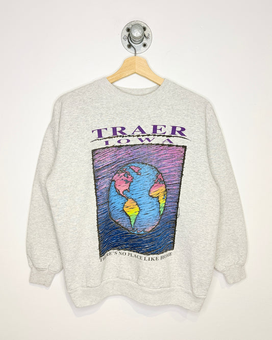 Vintage 1995 Traer Iowa Grey Crewneck Sweatshirt